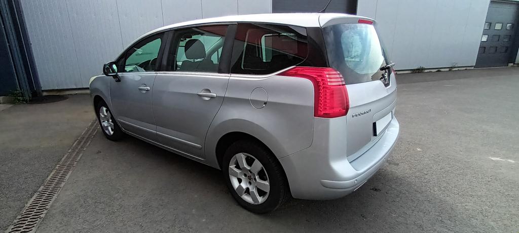 PEUGEOT 5008 I 1.6L HDIV PREMIUM 112CV